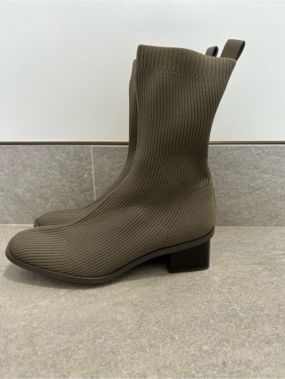 Everlane Ribbed Mid-Calf Boot in Olive Green